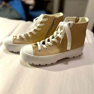 Women's New "Sincerely Jules Vespa Designer" HiTop Platform Sneakers